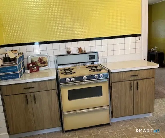 201 Fairlawn Avenue, Waterbury, CT 06705 - #3