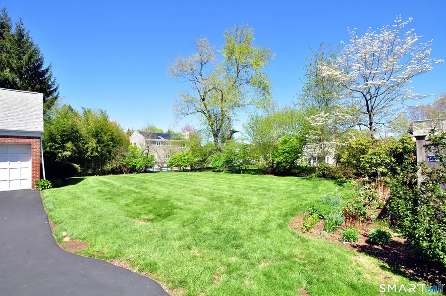 102 Ridgewood Road, West Hartford, CT 06107 - #3