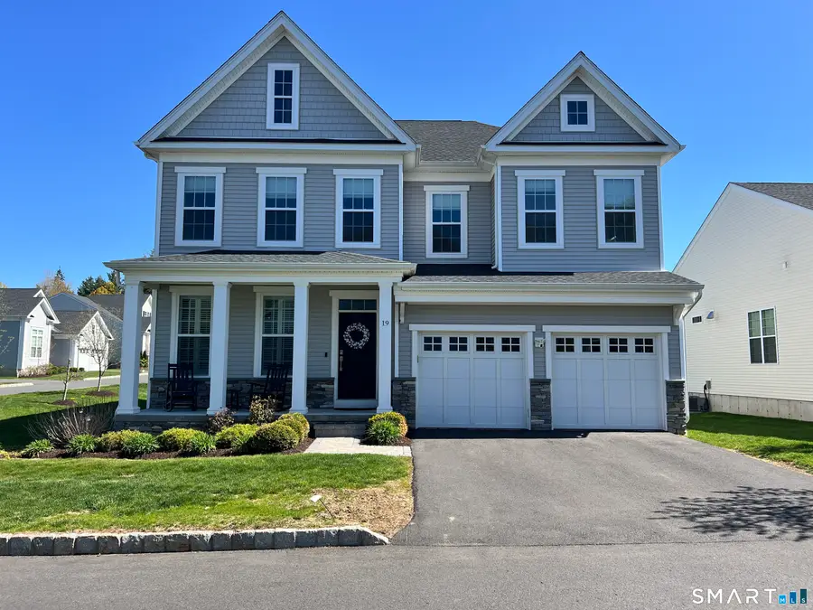19 Enclave Circle #19, Newtown, CT 06470 - #2