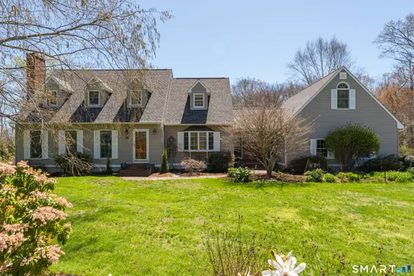13 Westwood Drive, Waterford, CT 06385