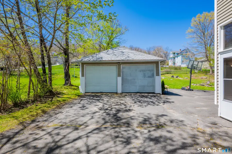 28 Maple Street, Torrington, CT 06790 - #3