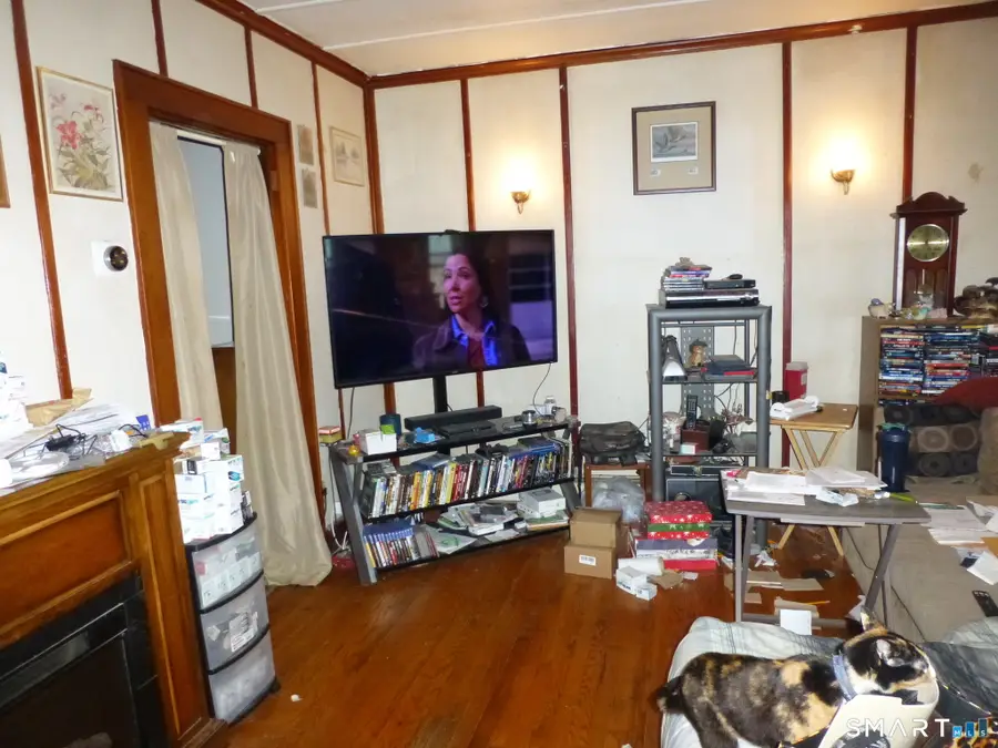 240 Vauxhall Street, New London, CT 06320 - #3