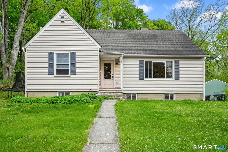 39 North Main Street, Sharon, CT 06069 - #2