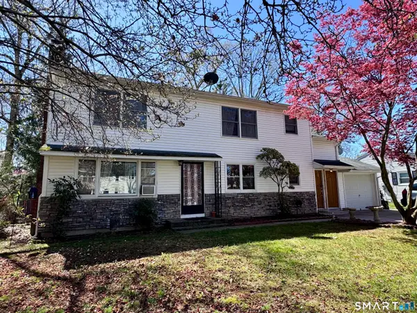 8 Oakridge Drive, Enfield, CT 06082