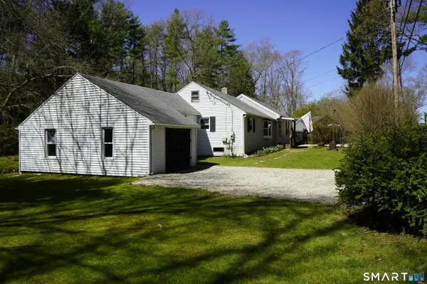 4 Breaults Landing Road, Thompson, CT 06277
