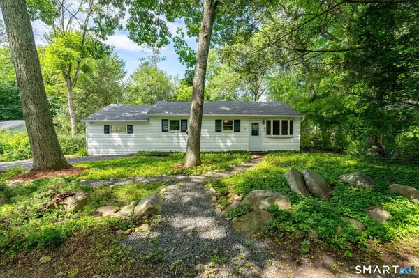 40 Valley View Lane, New Milford, CT 06776