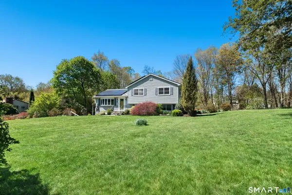 8 Stony Brook Road, Brookfield, CT 06804
