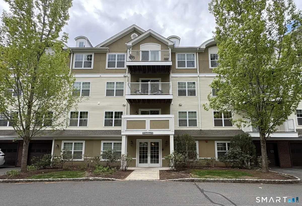 26 Schoolhouse Drive #405, West Hartford, CT 06110 - #1