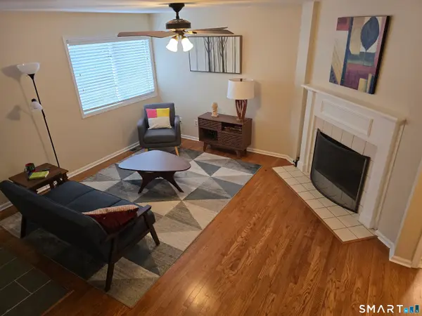 27 Crows Nest Lane #14B, Danbury, CT 06810