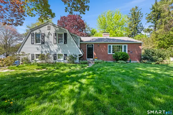 9 Lakewood Circle, Glastonbury, CT 06073