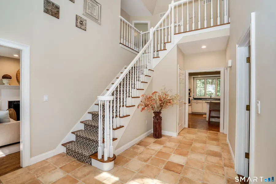 7 Woodleigh Place, Weatogue, CT 06089 - #2
