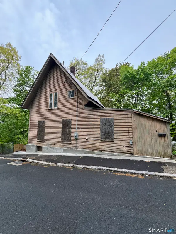 7 Chestnut Street, Vernon, CT 06066