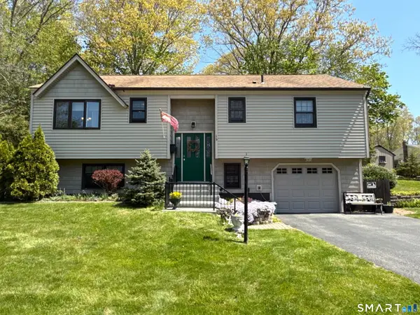 15 Grove Street, Deep River, CT 06417