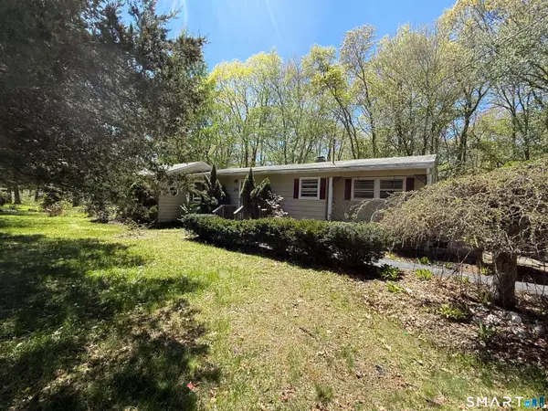 24 Oak Road, Montville, CT 06370