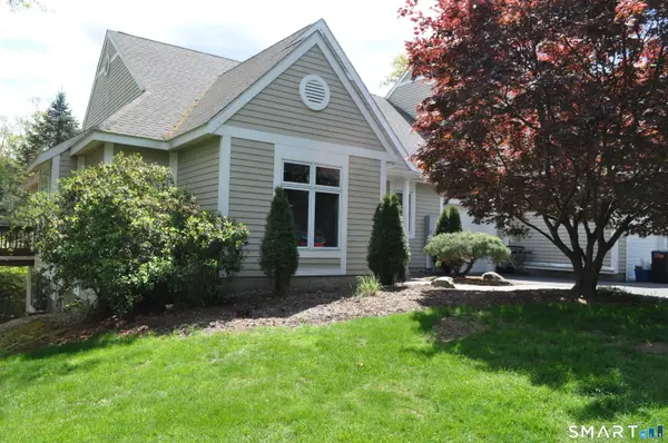 9 Centerbrook Court #9, Avon, CT 06001