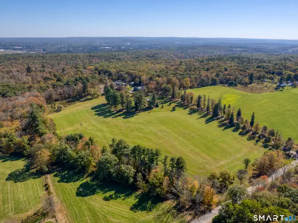 13 Holmes Road, Pomfret, CT 06259