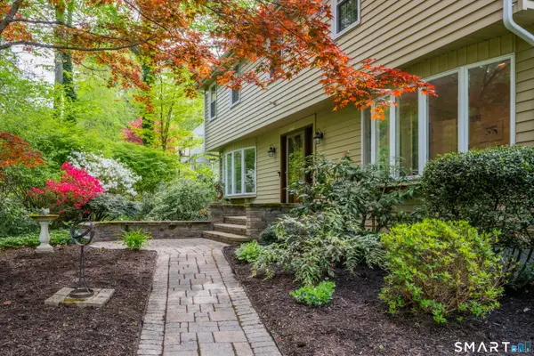 26 Buckboard Lane, Avon, CT 06001