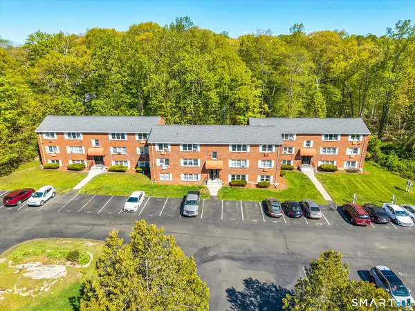 40-44 Briarwood Lane, Branford, CT 06405