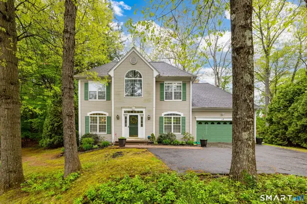 8 Whitward Place, Windsor, CT 06095