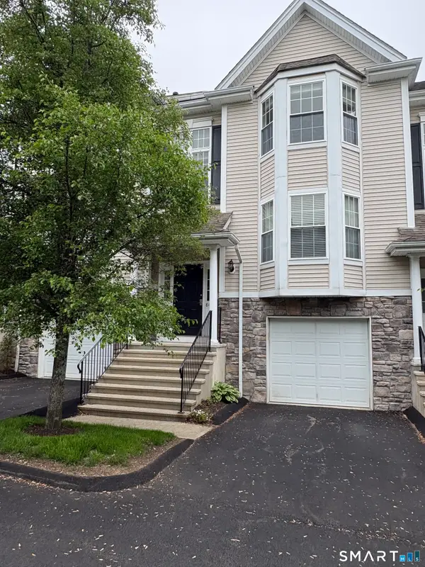 805 Sienna Drive #805, Danbury, CT 06810