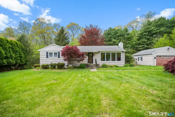 846 Vauxhall St Extension, Waterford, CT 06375
