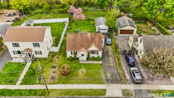 54 Winslow Drive, West Haven, CT 06516