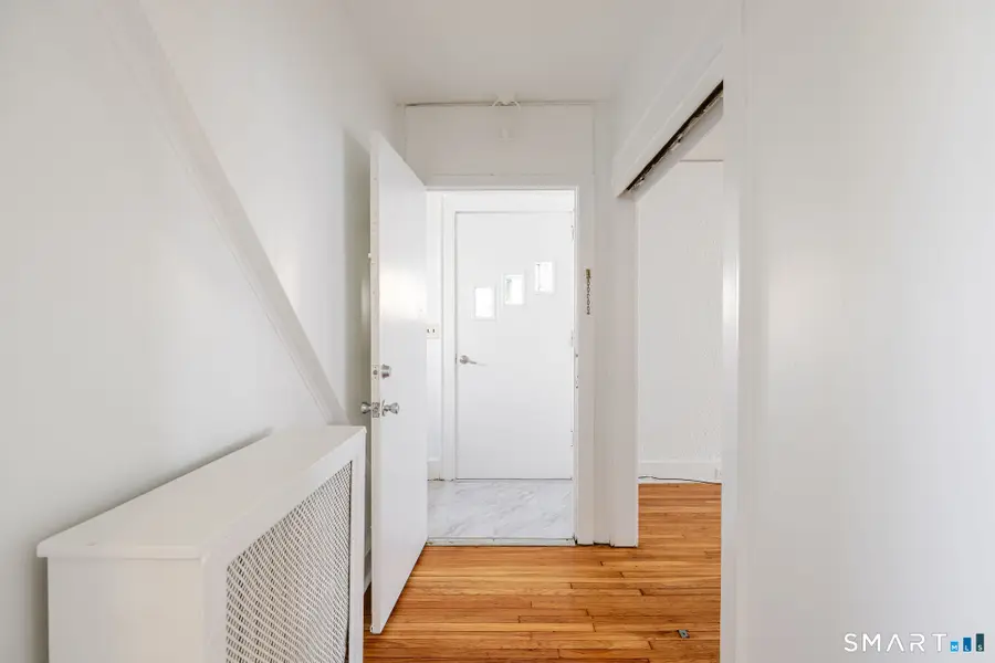 29 Roosevelt Avenue, Stamford, CT 06902 - #3