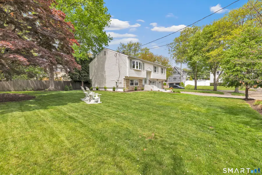 16 Mayflower Circle, Fairfield, CT 06824 - #3