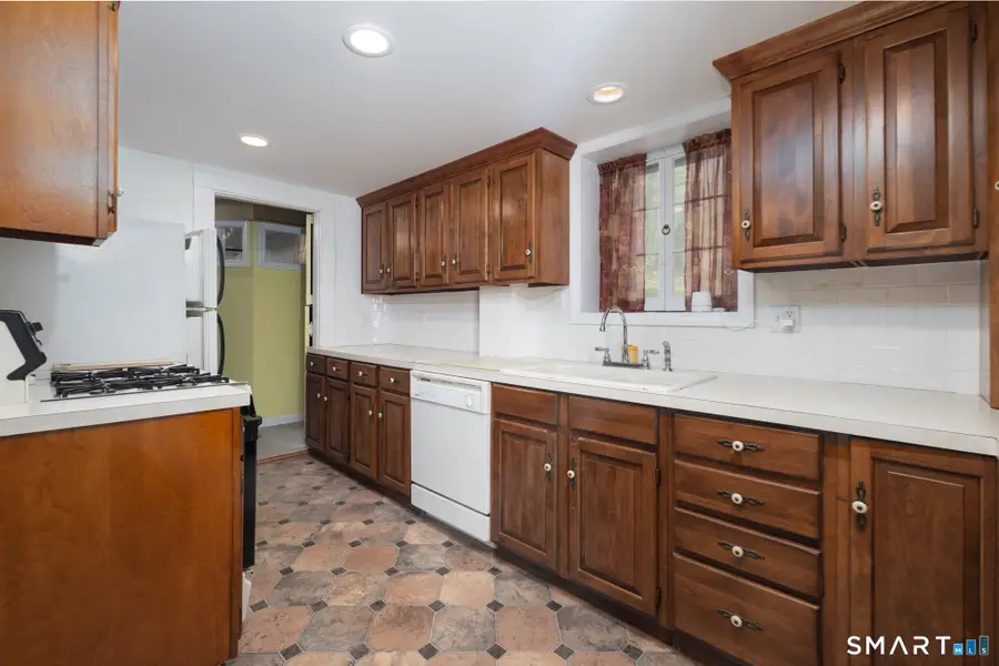 41 Chester Avenue, Waterbury, CT 06704 - #3