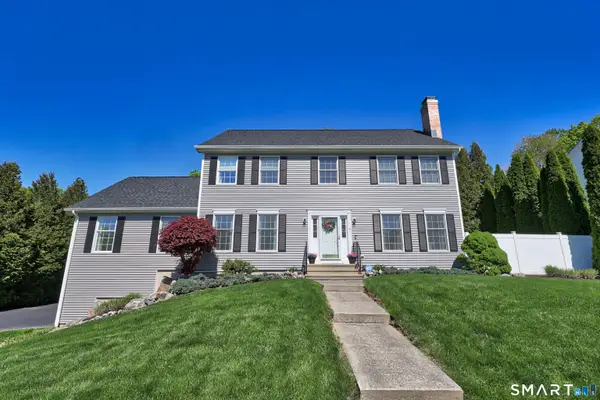10 Fawn Meadow Drive, Naugatuck, CT 06770