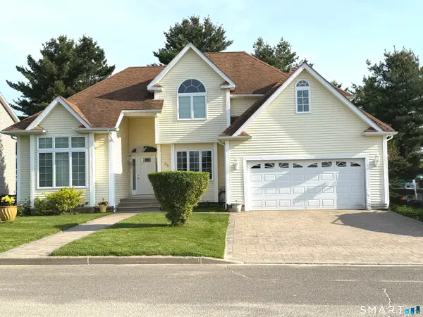 35 Emerald Pines Road, Waterbury, CT 06704