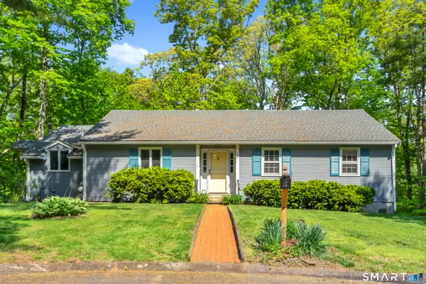 11 Candlewood Lane, Farmington, CT 06032