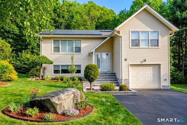 38 Algonquin Way, Bristol, CT 06010
