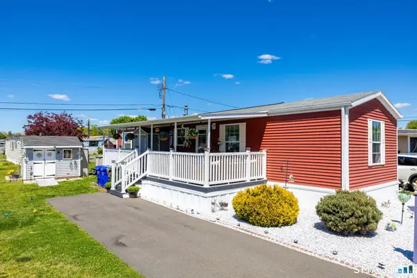 4 Apache Road, East Hartford, CT 06118