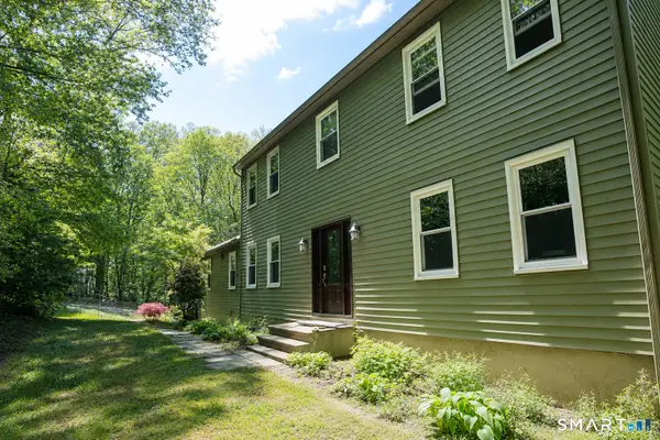26 Mountain Laurel Lane, Newtown, CT 06482