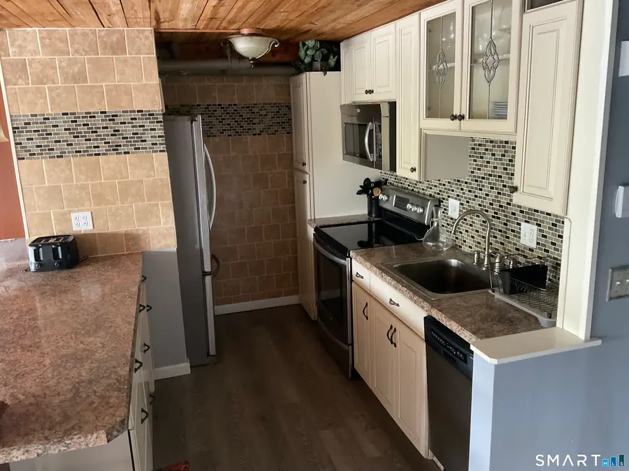 68 Thermos Avenue #212B, Norwich, CT 06360 - #2