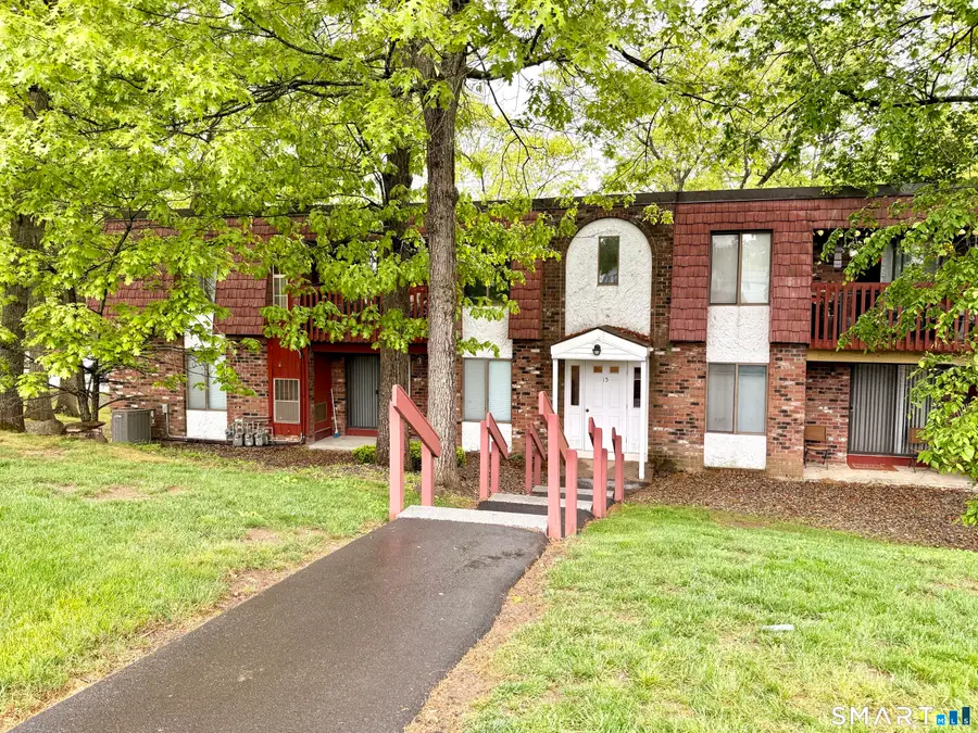 15 Woodsedge Drive #4C, Newington, CT 06111 - #2