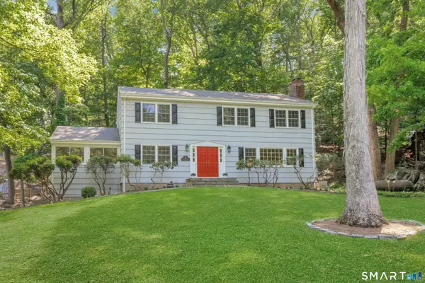 8 Mountain Trail, Stamford, CT 06903