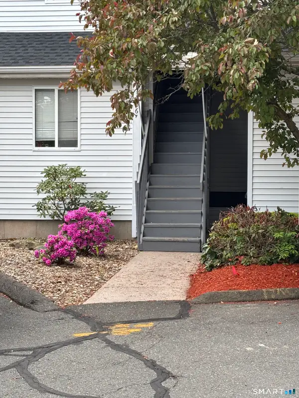 806 Hartford Road #E, Manchester, CT 06040