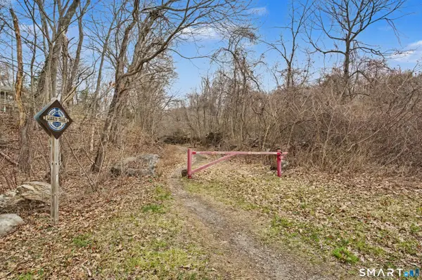 Towantic Hill Road, Oxford, CT 06478