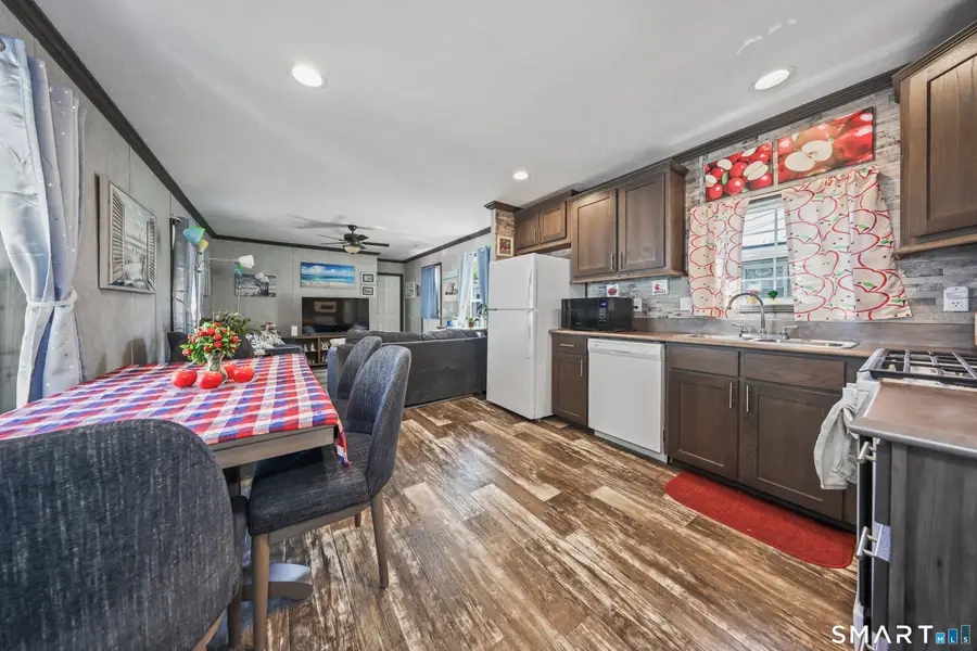 1402 Waterbury Road #4, Thomaston, CT 06787 - #2