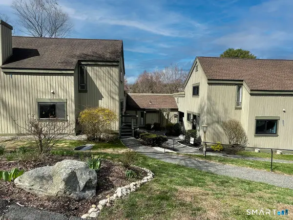 318 Heritage Village #E, Southbury, CT 06488