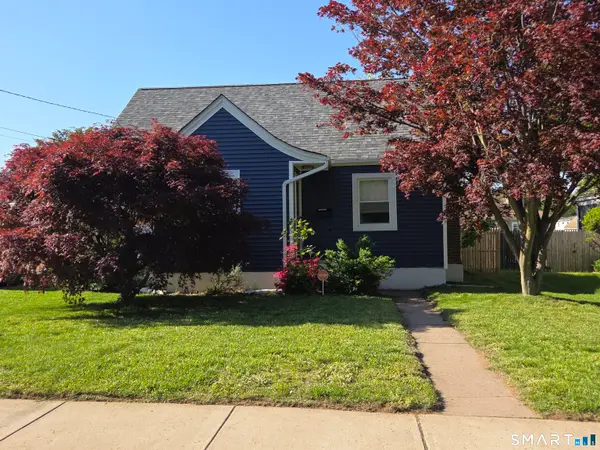 33 Linnmore Drive, Manchester, CT 06040