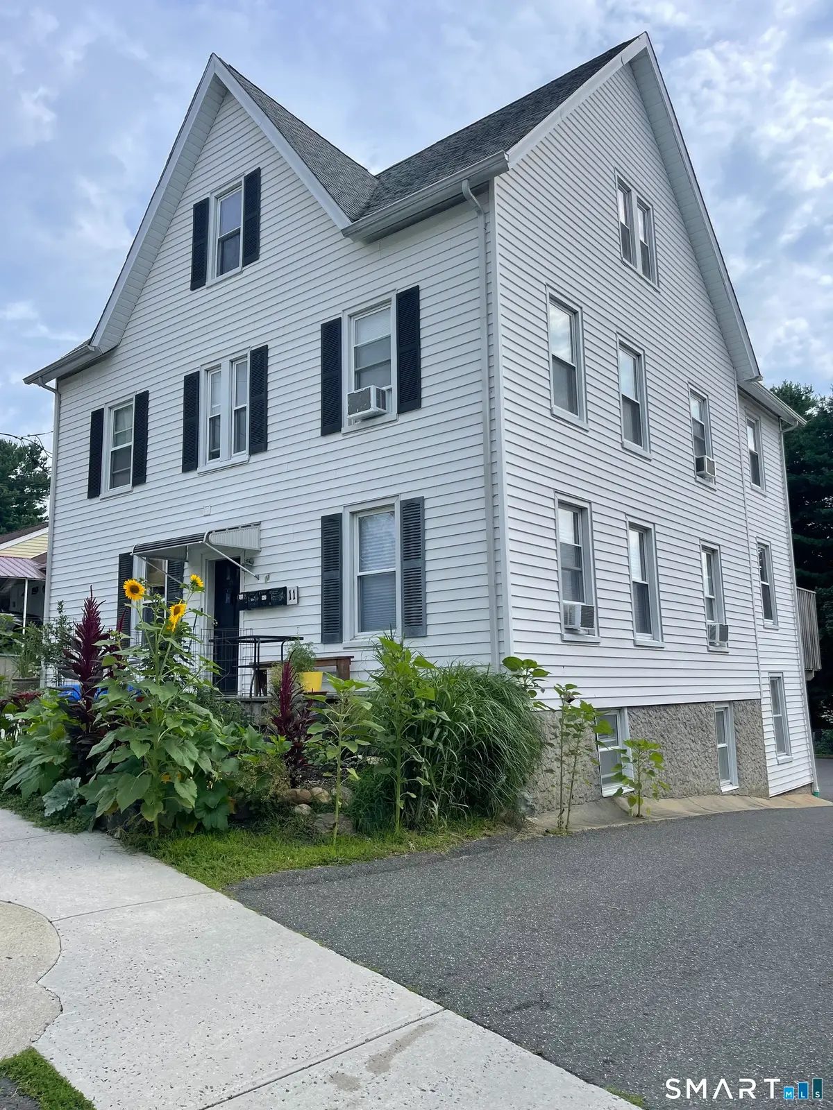 11 Stone Street, Danbury, CT 06810 - #1