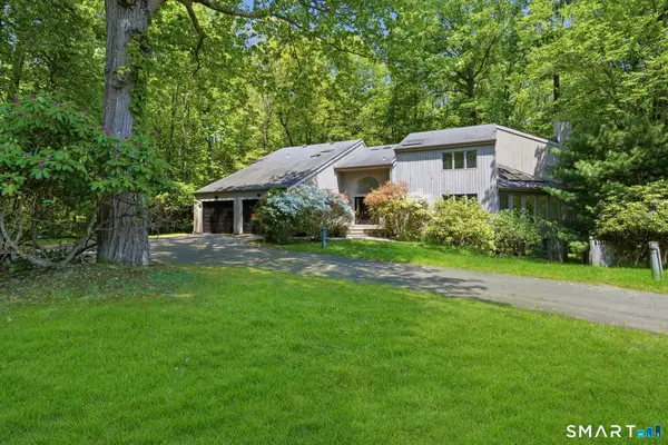 57 Grouse Lane, Woodbridge, CT 06525