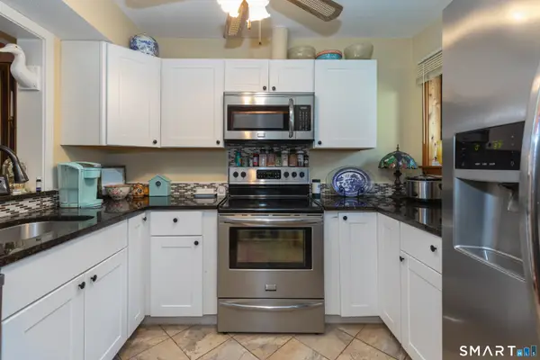 48 Woods Way, Woodbury, CT 06798