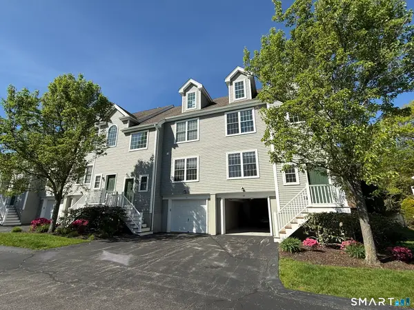 15 Freedom Way #32, East Lyme, CT 06357