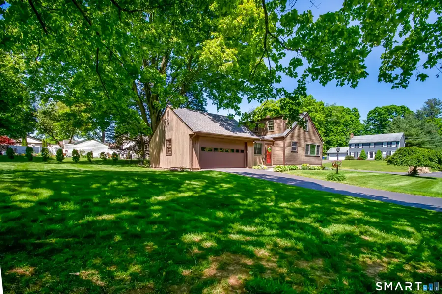 22 Elizabeth Street, Trumbull, CT 06611 - #2