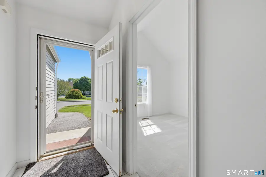 46 Elizabeth Circle #46, Newtown, CT 06482 - #2