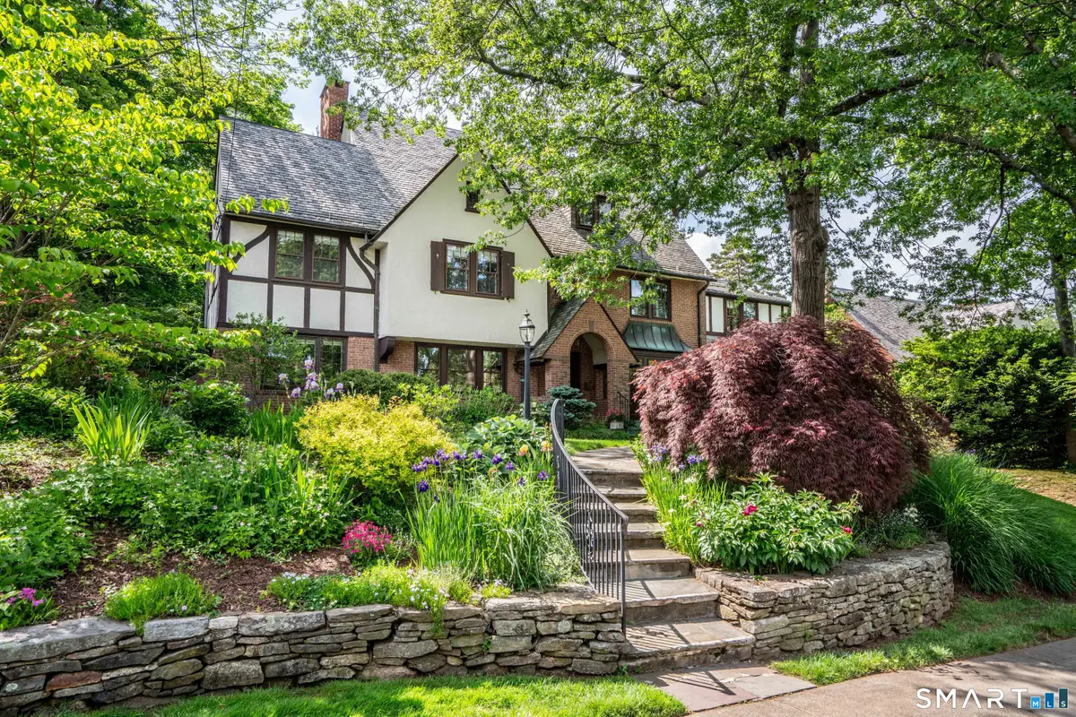 7 Fernwood Road, West Hartford, CT 06119 - #1
